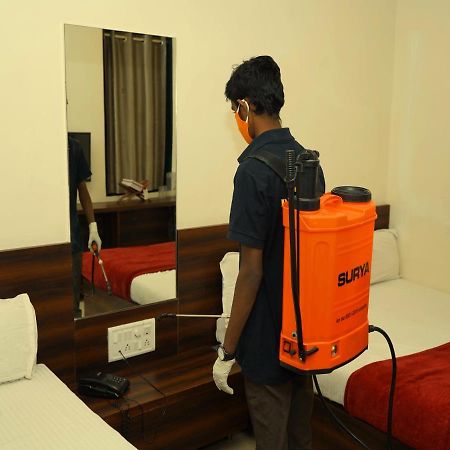Hotel Disha Palace Ширди Екстериор снимка
