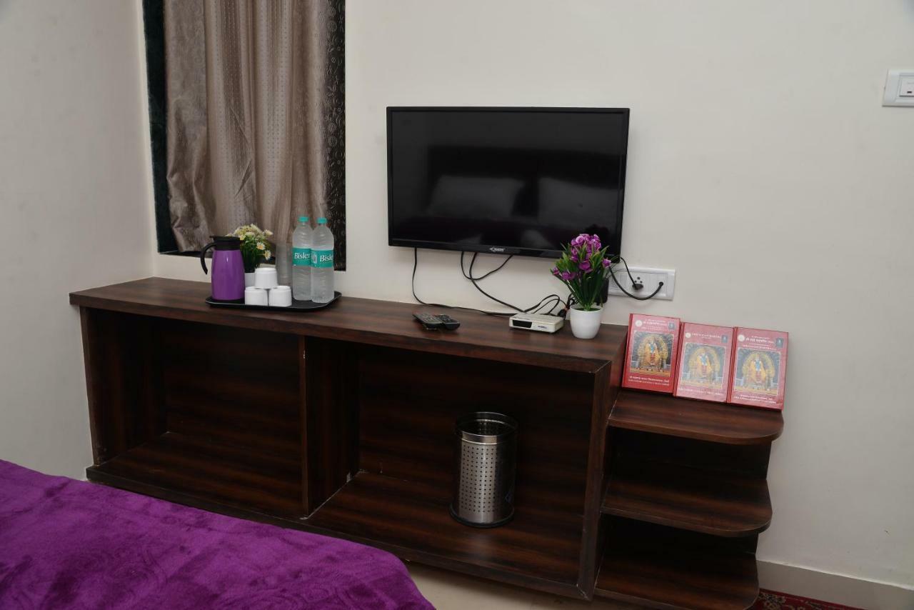 Hotel Disha Palace Ширди Екстериор снимка