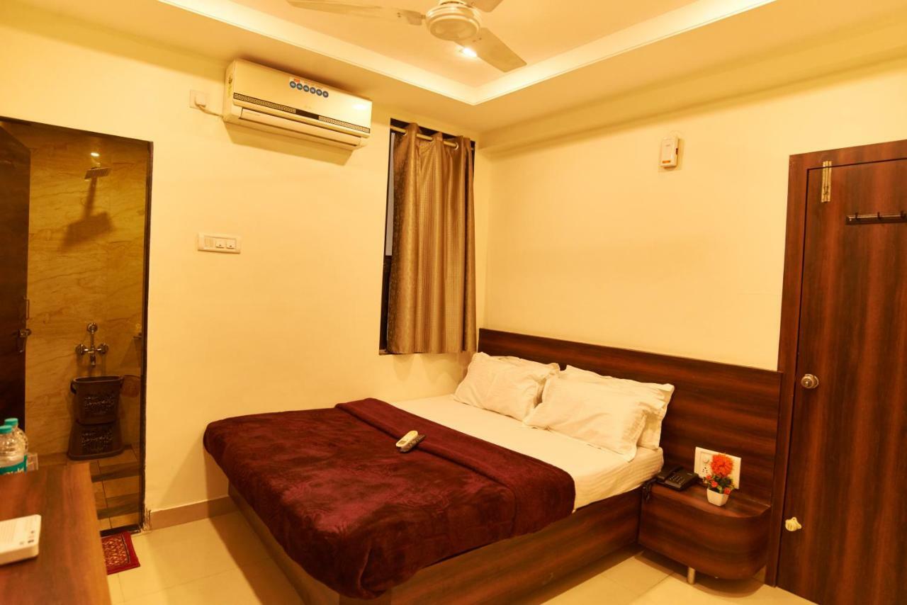 Hotel Disha Palace Ширди Екстериор снимка