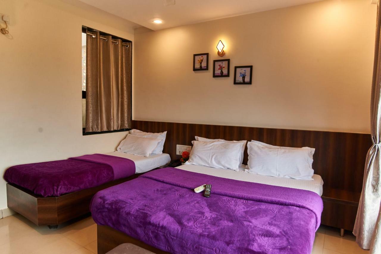 Hotel Disha Palace Ширди Екстериор снимка